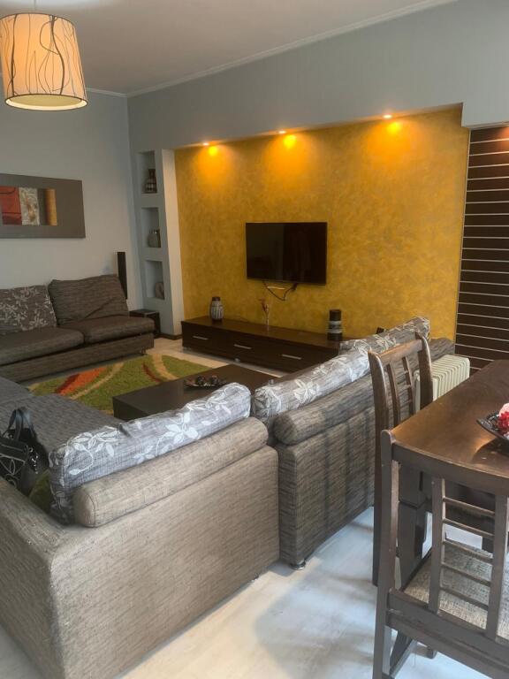 APARTAMENT 2+1+2 ME QIRA ISH EKSPOZITA
