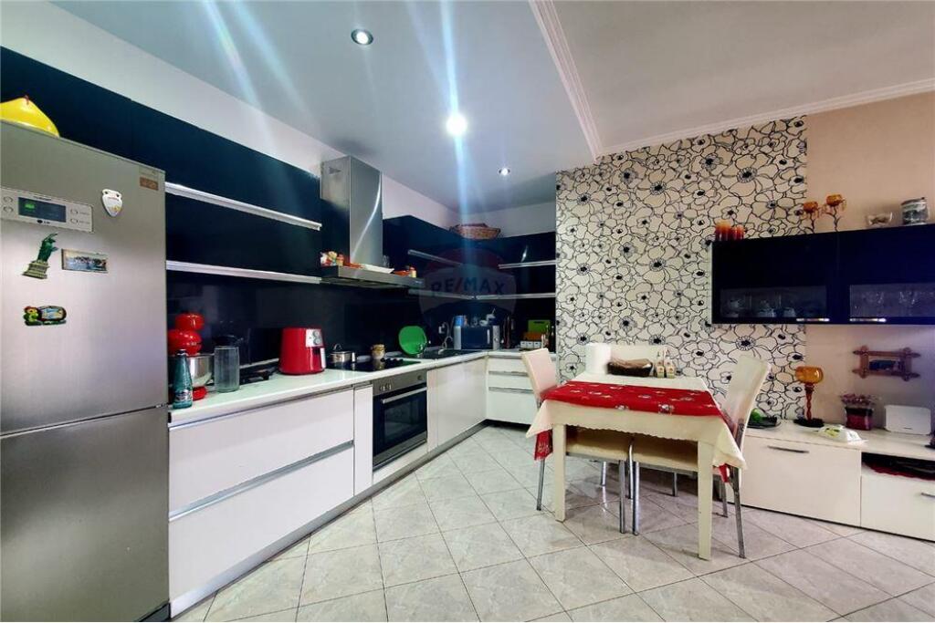 Apartament 1+1 me qira prane Liqenit te Tiranes