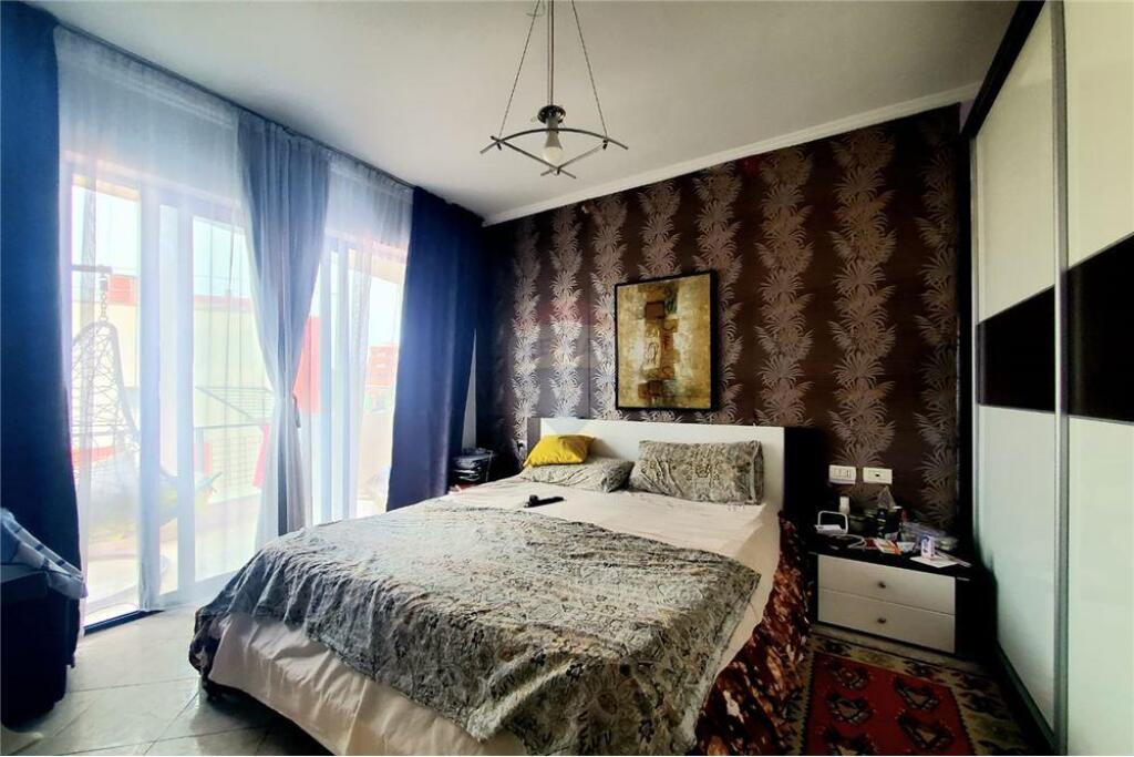 Apartament 1+1 me qira prane Liqenit te Tiranes