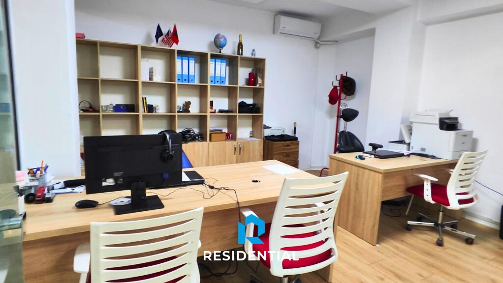 At Hotel Mondial, a space for a clinic is for sale at a bargain price!