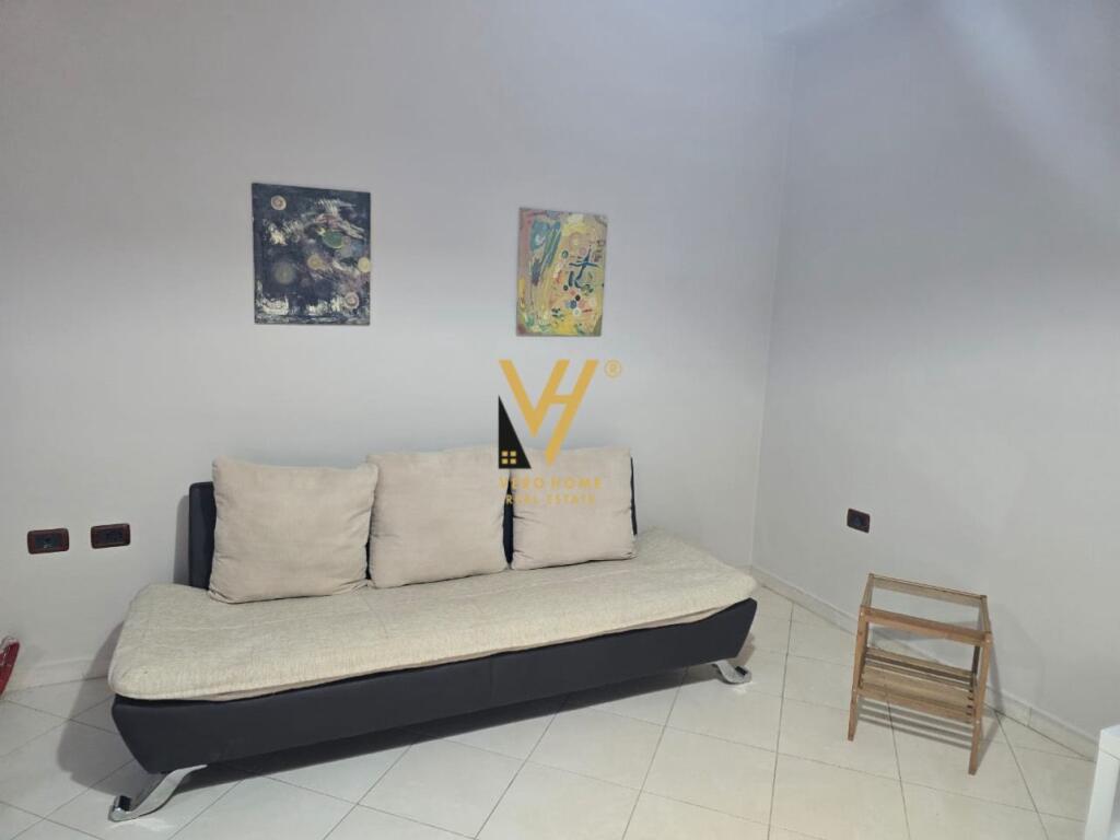 APARTAMENT 2+1+2 ME QERA TE KOPSHTI BOTANIK