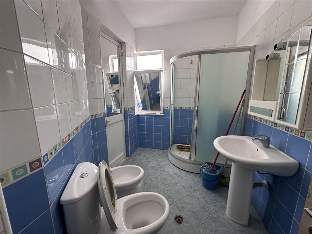 Apartment 3+1+2 is offered in Rr Ali Visha, rr Elbasanit