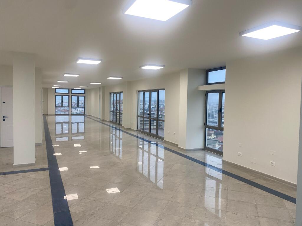 FOR RENT BUSINESS SPACE 428 M2
