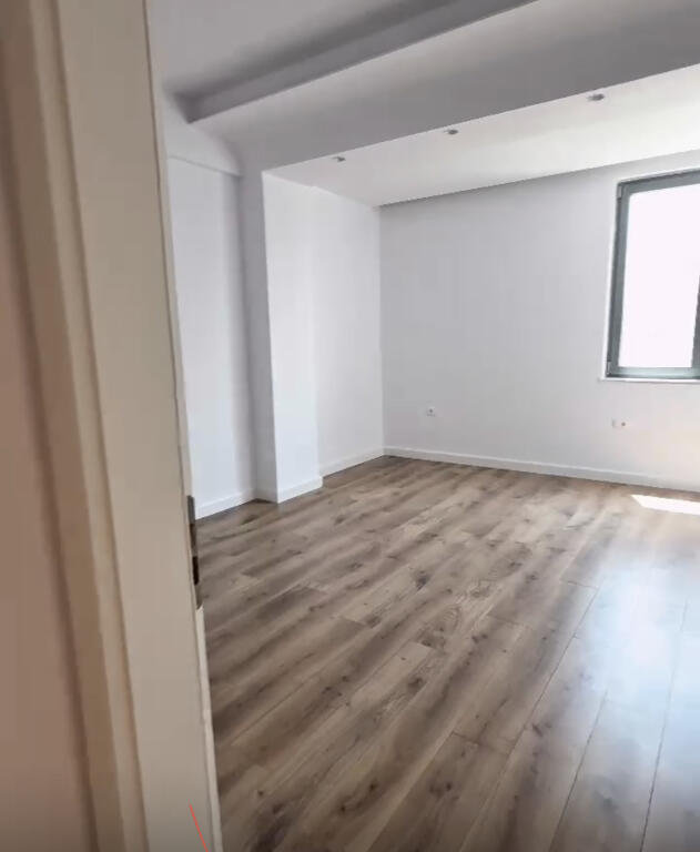 For sale 2+1 apartment at Globe!