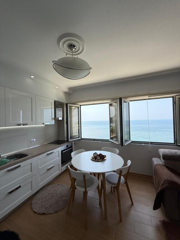 FOR SALE APARTMENT WITH SEA VIEW!