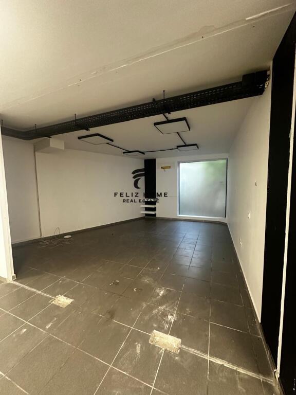 AMBIENT BIZNESI ME QERA 700 M2 STADIUMI DINAMO