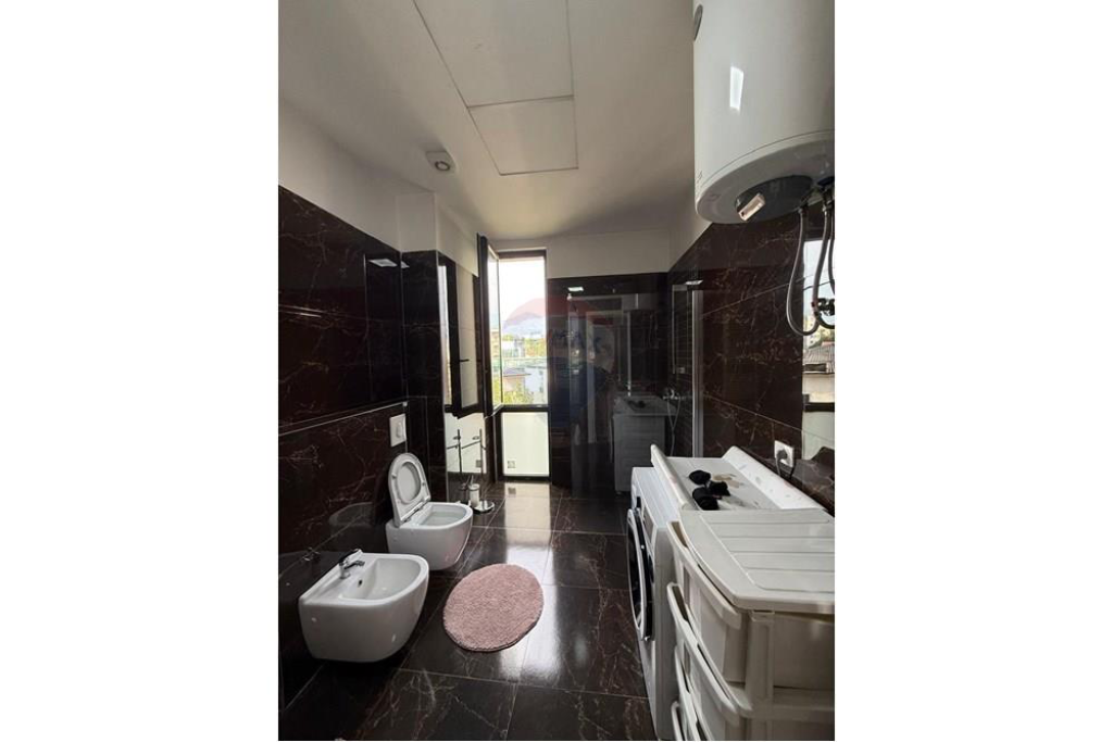 APARTAMENT 2+1+2+ PARKIM PËR QIRA TEK PARK GATE