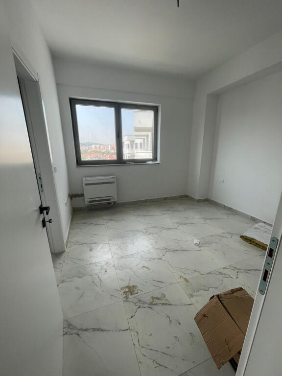 Zyre Me Qera 2+1+2 Tek Fusha e Aviacionit (ID BZ2632) Tirane