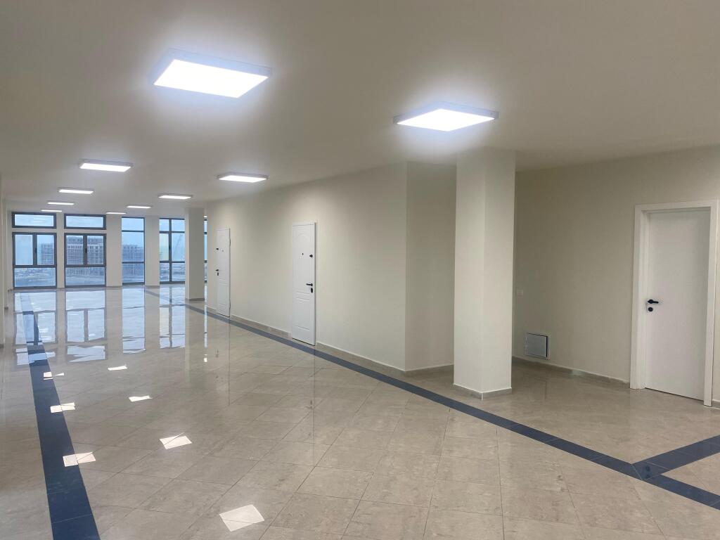 FOR RENT BUSINESS SPACE 428 M2