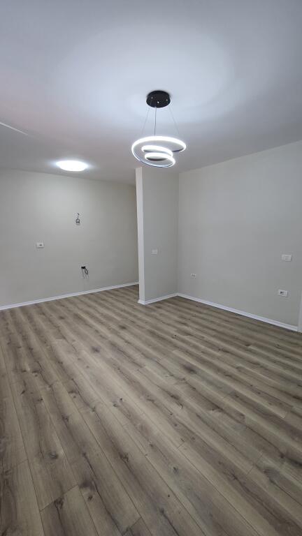 For sale, 1+1 Apartment Oxhaku, Tirana.
