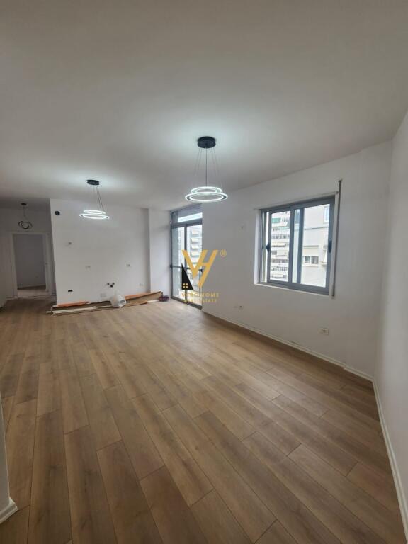 SHITET APARTAMENT 2+1+2+BLK TE KOMUNA E PARISIT