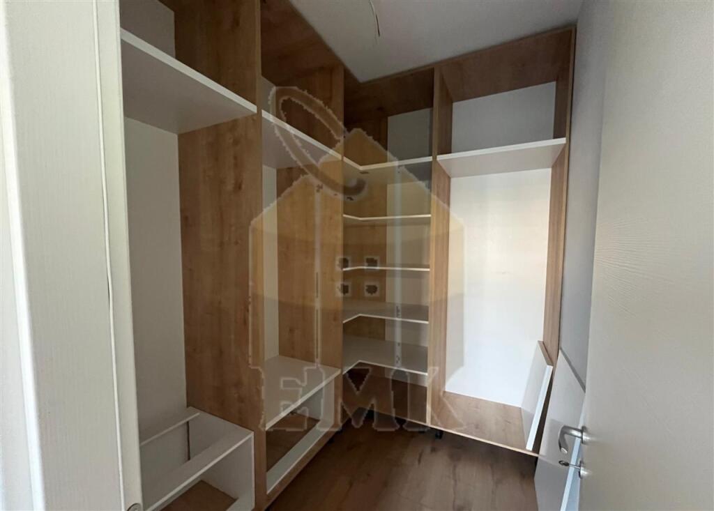 Jepet apartament 1+1 me parkim i sapo mobiluar tek Trio Towers, Don Bosko.