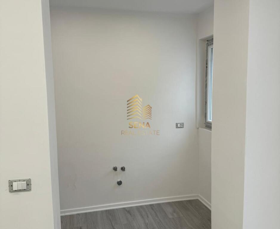 Qira, Ambient biznesi, Brryl, 550 Euro/muaj Neto