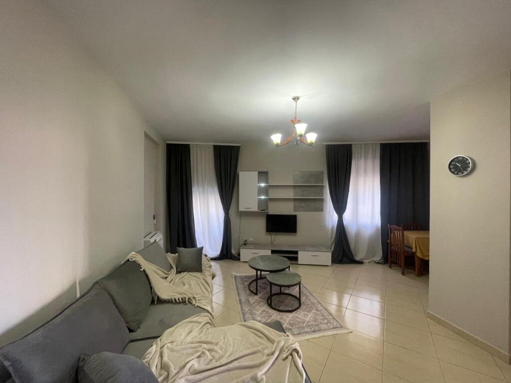 1+1 apartment for rent in Komuna e Parisit