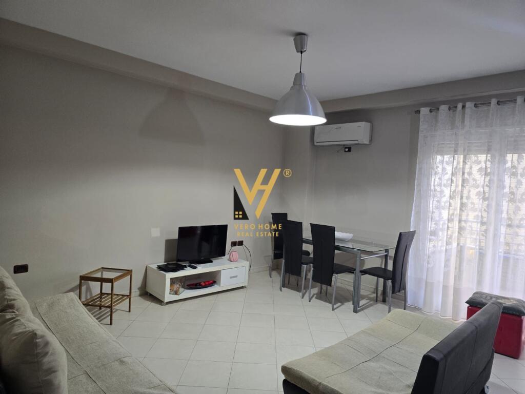 APARTAMENT 2+1+2 ME QERA TE KOPSHTI BOTANIK
