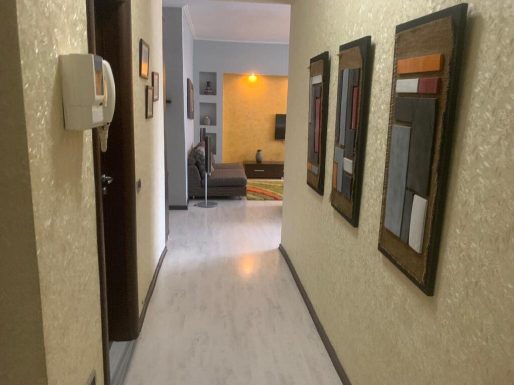 APARTAMENT 2+1+2 ME QIRA ISH EKSPOZITA