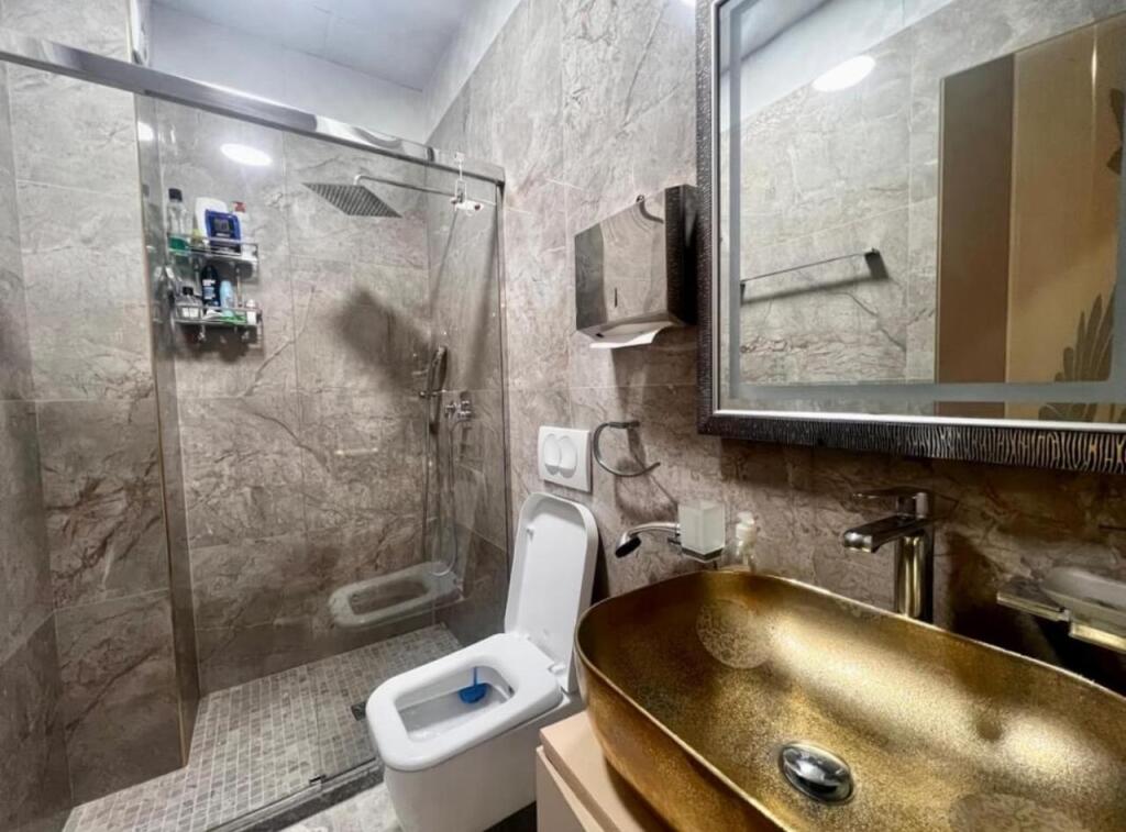 For sale Apartment 3+1+2 bathrooms "Kodra e Diellit", Tirana.
