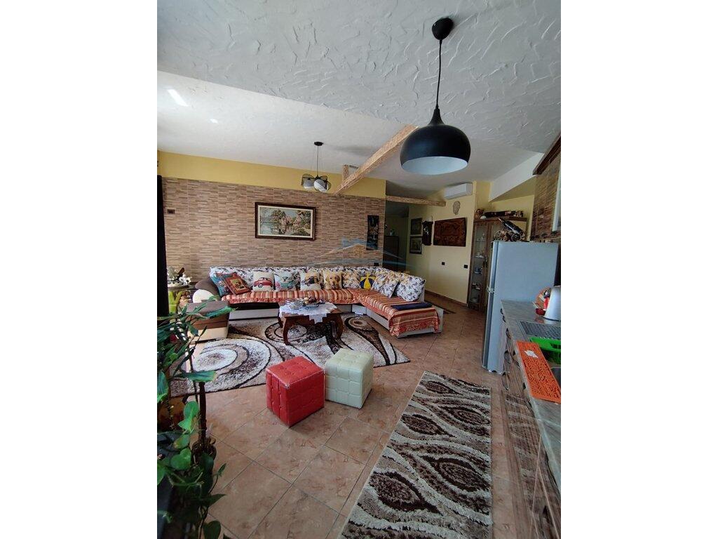 Rent, Apartment 1+1 Laprake, Tirana.