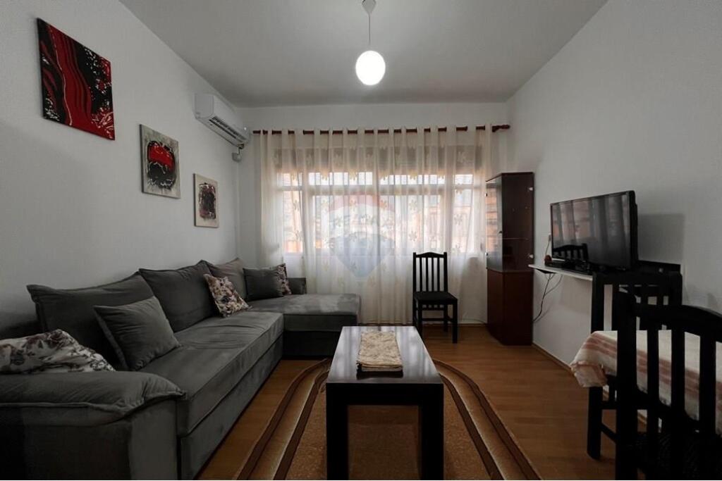 Apartament 2+1 për qira tek Rruga Bardhyl