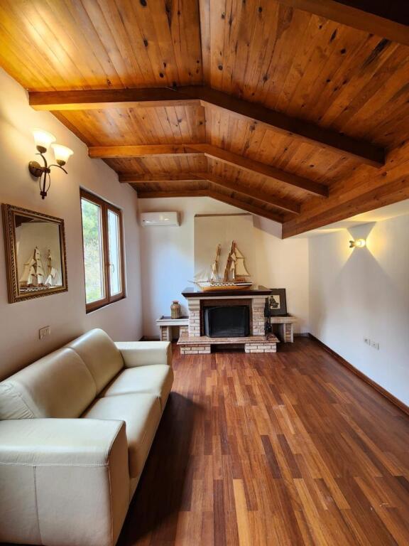TRIPLEX FOR RENT IN DURRES WITH SEA VIEW
