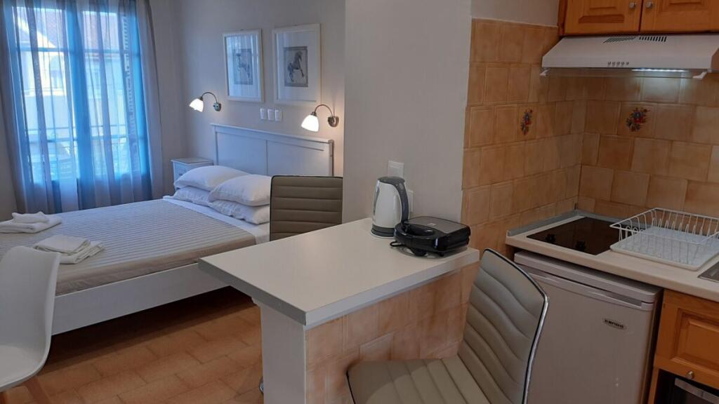 Apartment for Rent 1+1 at Pazari I Ri (ID B211351) Tirana.