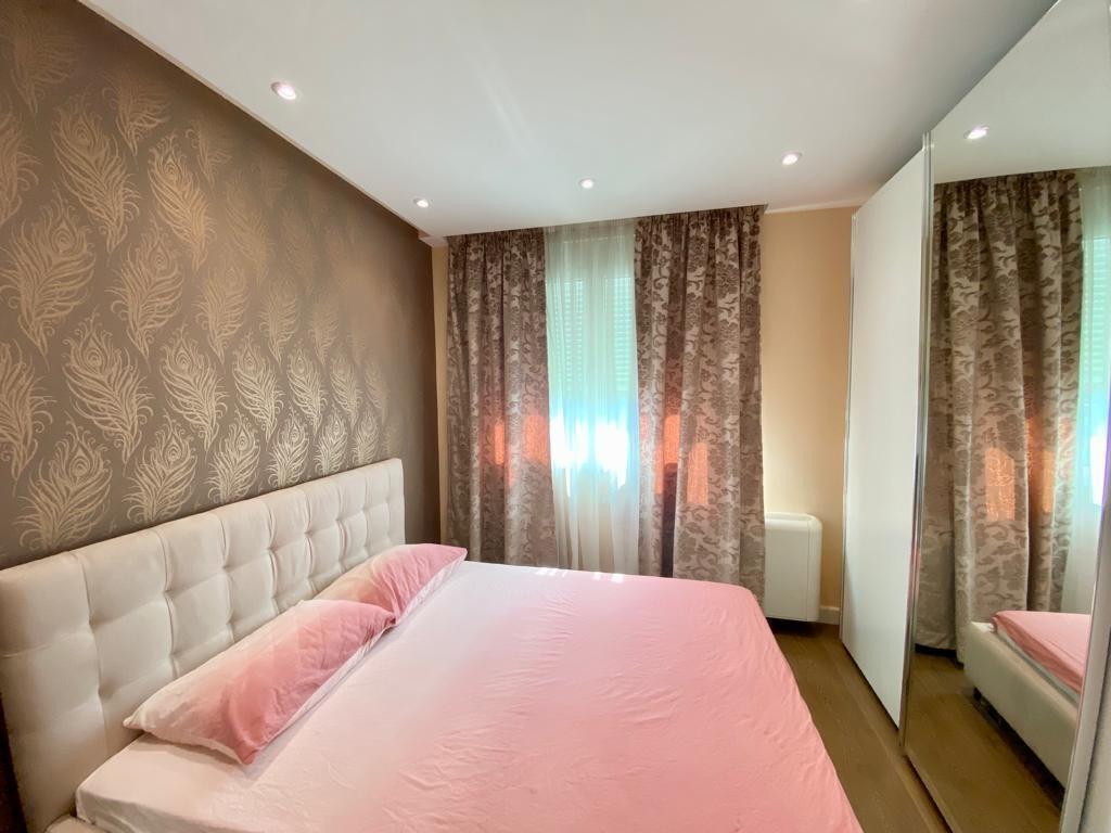 Super apartament 3+1+2+verandë+parkim me qera tek Liqeni Thate
