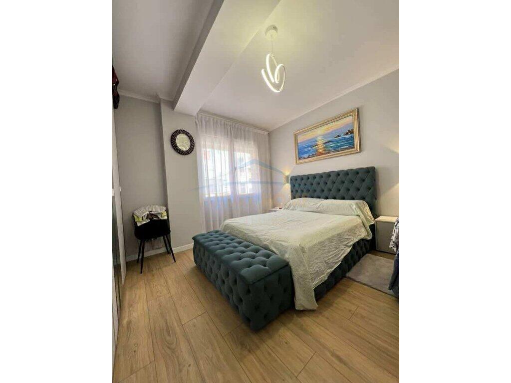 For sale, Apartment 1+1, Unaza e Re.