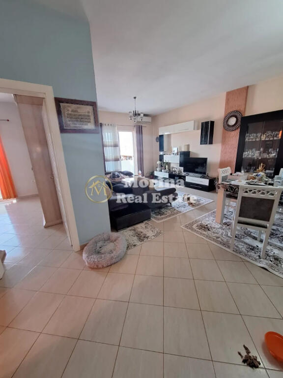 Shitet, Apartament 2+1+3 ballkone, Kodra e Priftit / Porcelan, Çmimi 155.000 Euro