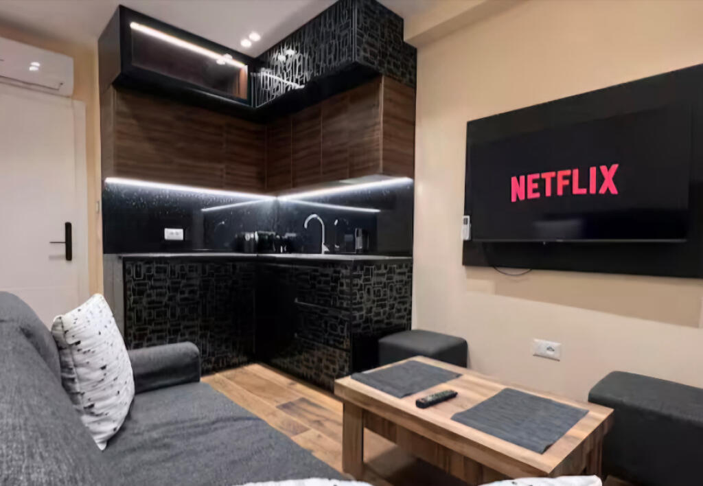 Shitet biznes aktiv airbnb tek stadiumi dinamo (4 hyrje ne zone elitare)