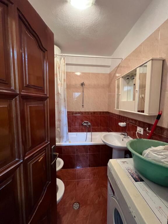 Apartment for rent 1+1 Vllazen Huta St.