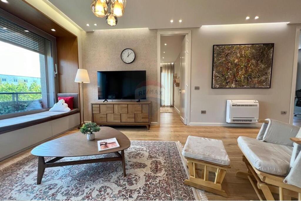 APARTAMENT 2+1 ME QIRA PRANE AMBASADES AMERIKANE