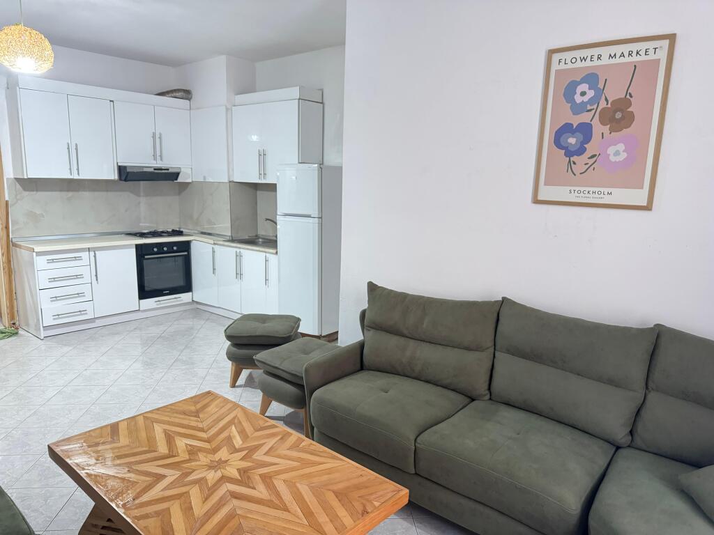 Apartament 1+1 me qera ne Astir