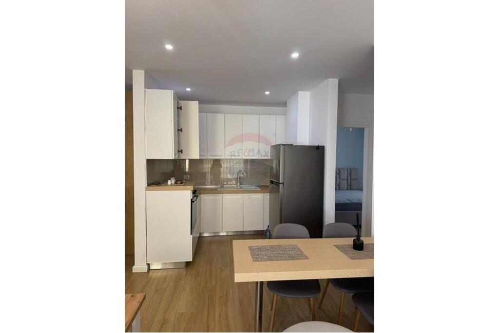 Apartament 2+1+2 me qira, Liqeni i Thatë!