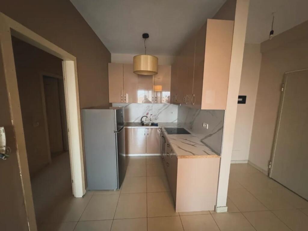 Jepet Me Qera Apartament 2+1+2 Ballkone