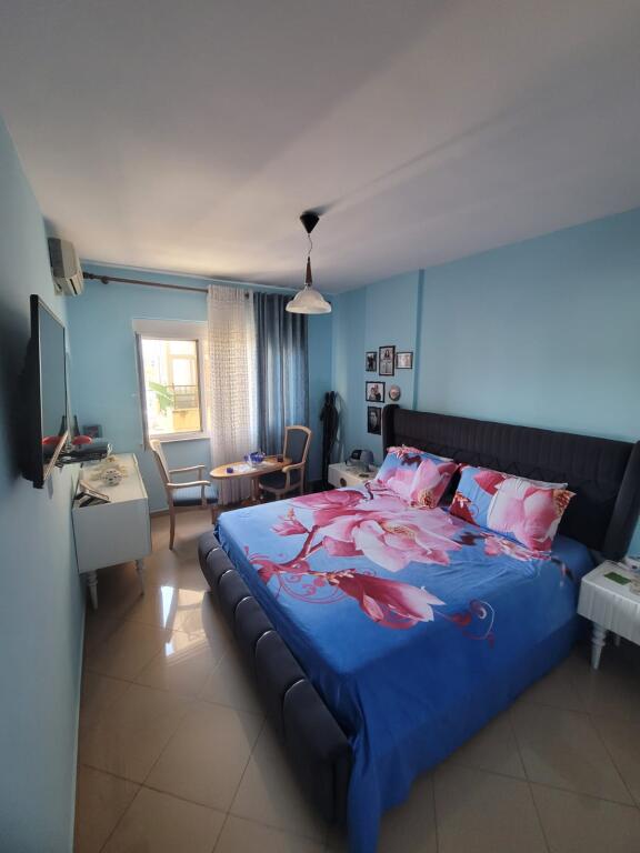 For sale 1+1 apartment on Elbasan Street, near the Institute of Hygiene.