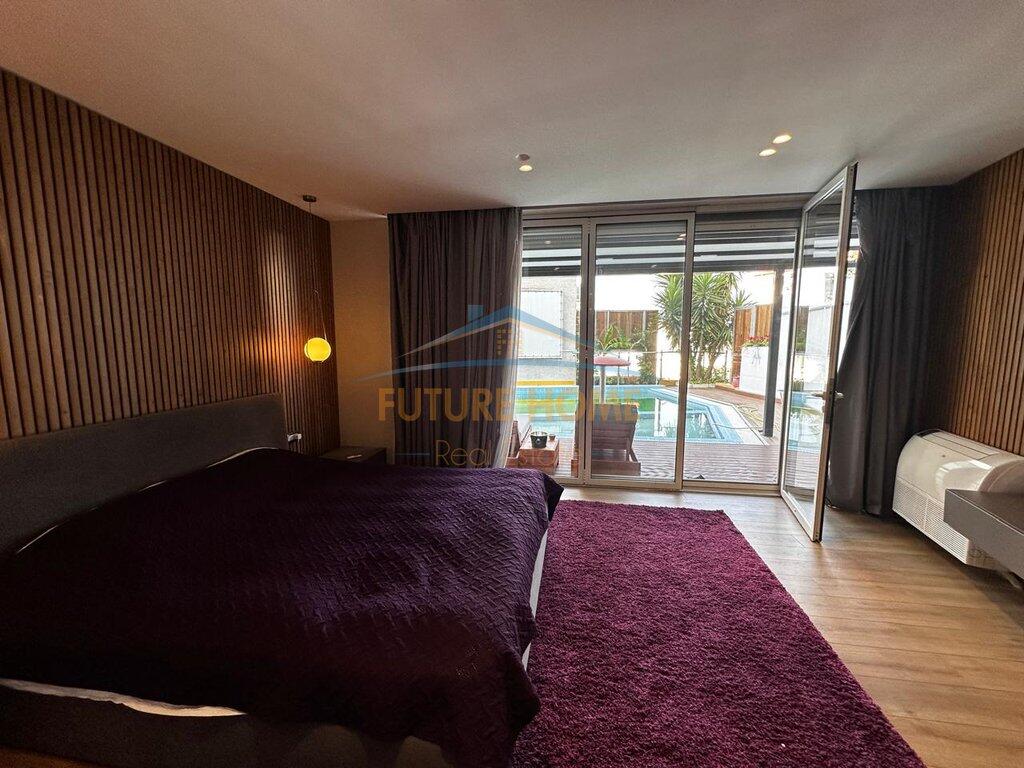 Shitet Apartament Luxury 4+1+2+Verandë+Pishinë+Post Parkimi, Kopshti Botanik, Tiranë