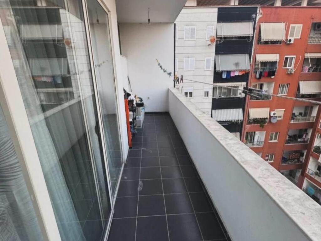 Jepet Me Qera Apartament 2+1+2 Ballkone