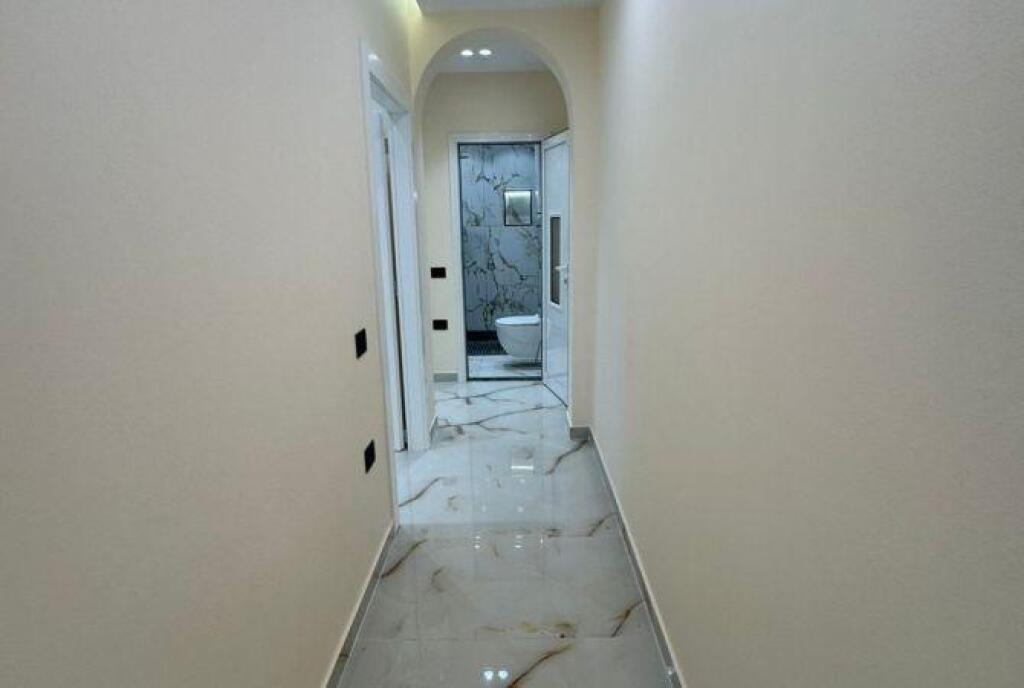 Business environment Duplex for rent on Elbasan street, Metropolitan University
