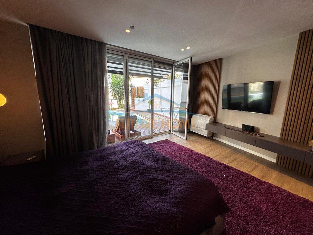 Shitet Apartament Luxury 4+1+2+Verandë+Pishinë+Post Parkimi, Kopshti Botanik, Tiranë