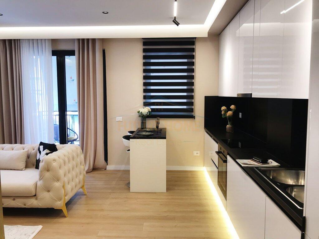 Shitet, Apartament 2+1, Pazari i Ri, Tirane.