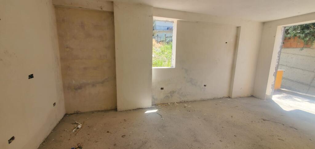 Shitet Apartament 2+1 – Rezidenca Tom Doshi