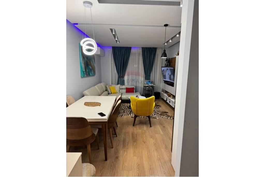 Ofrohet për shitje një apartament modern në zonën e kërkuar të Ali Demit, në një pallat të ri të ndërtuar në vitin 2019.