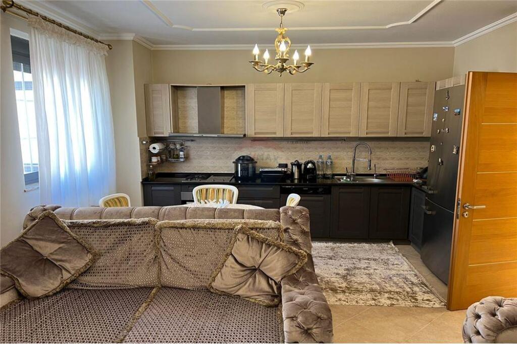 APARTAMENT 3+1+2 PER QIRA!
