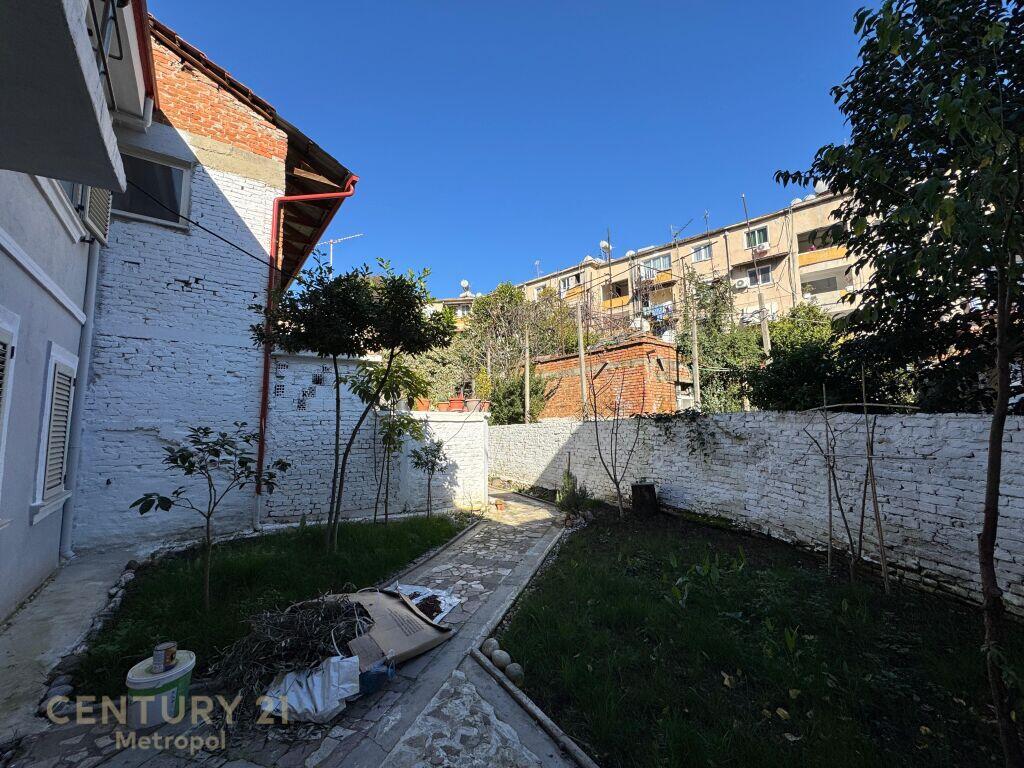 House for rent 2 floors in Ali Demi!