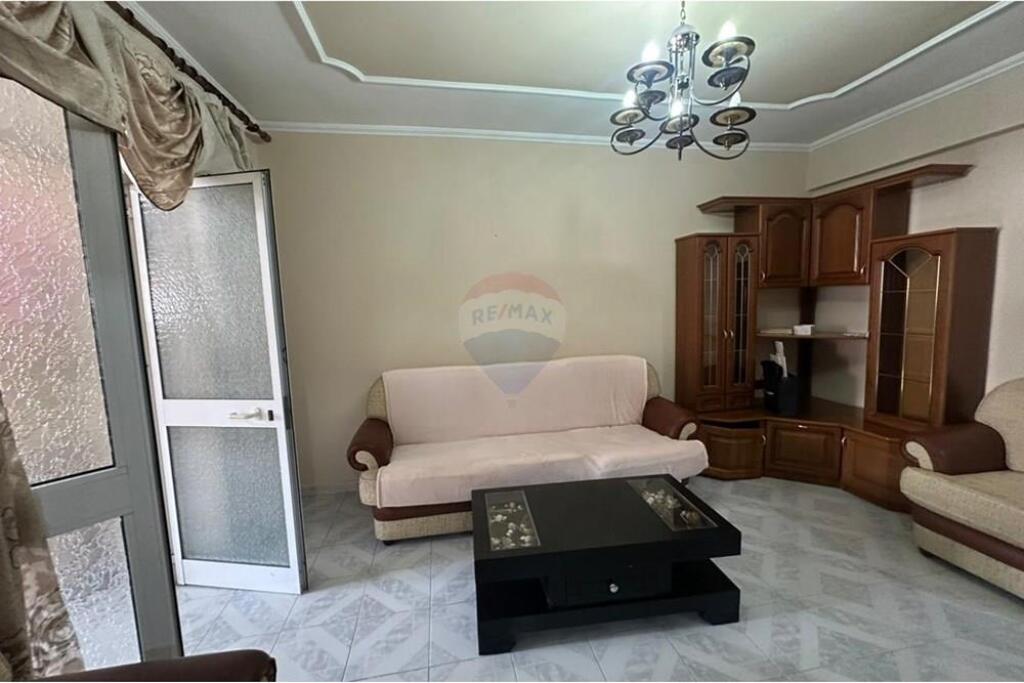 Apartament 2+1 për qira tek 21 Dhjetori