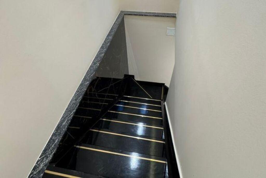 Business environment Duplex for rent on Elbasan street, Metropolitan University