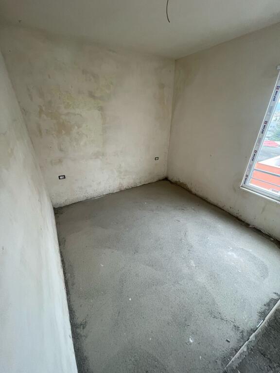 Shitet Apartament 2+1 në Selitë