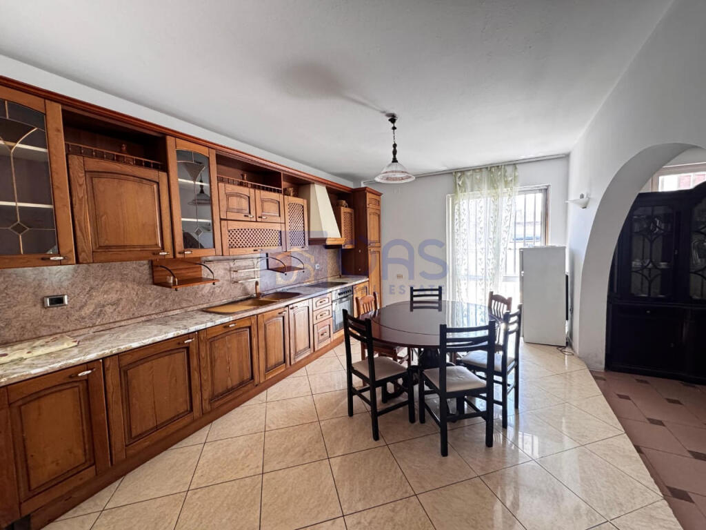 A 3+1 apartment is available for rent in a private house in Kinostudio.