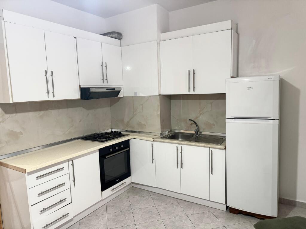Apartament 1+1 me qera ne Astir