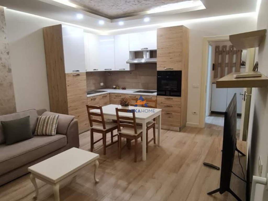 APARTAMENT ME QERA 1+1+DEPO+BALLKON "NDODHET PRANE KOMPLEKSIT VIND, ALI DEMI".